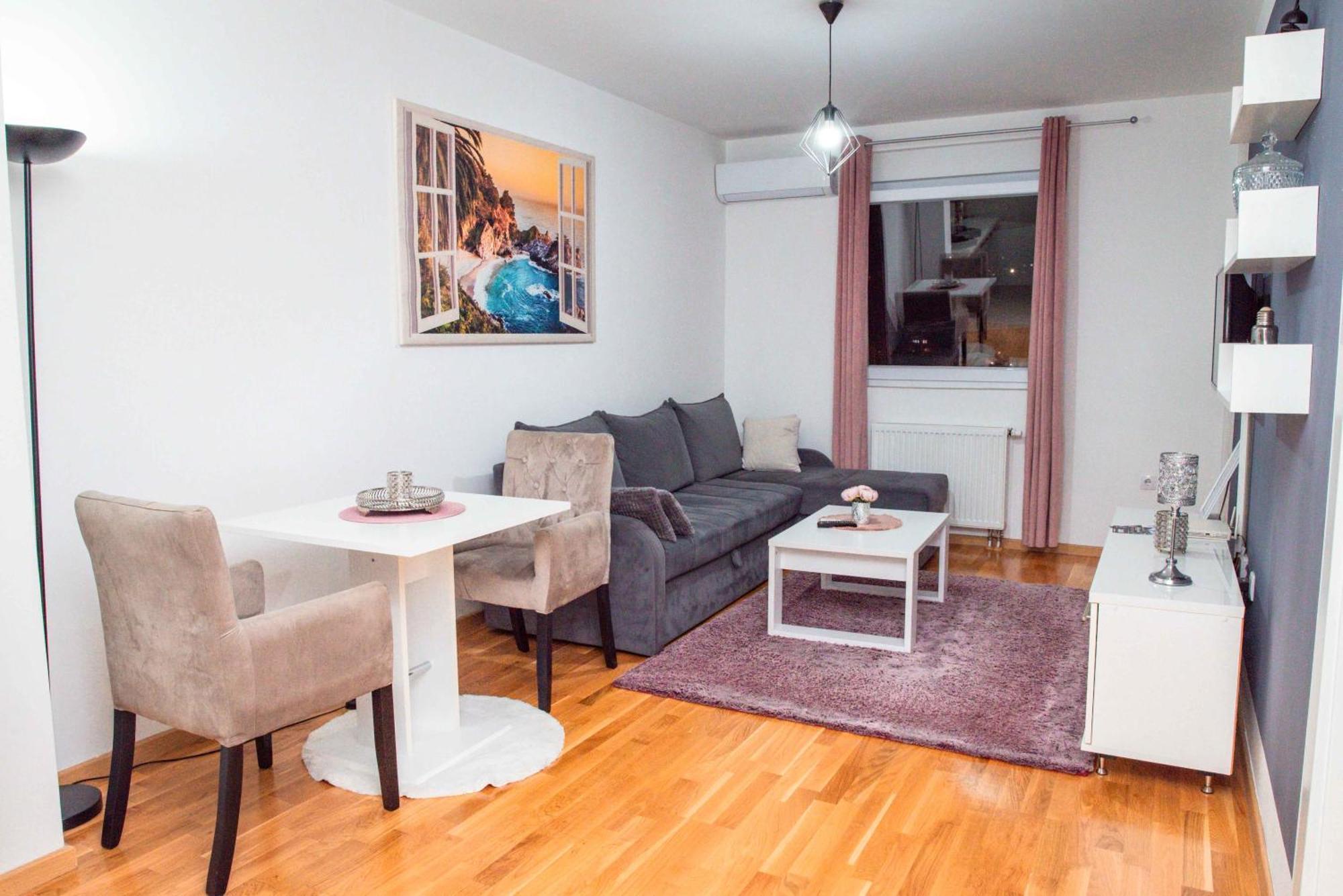 Apartment Royal 2 *